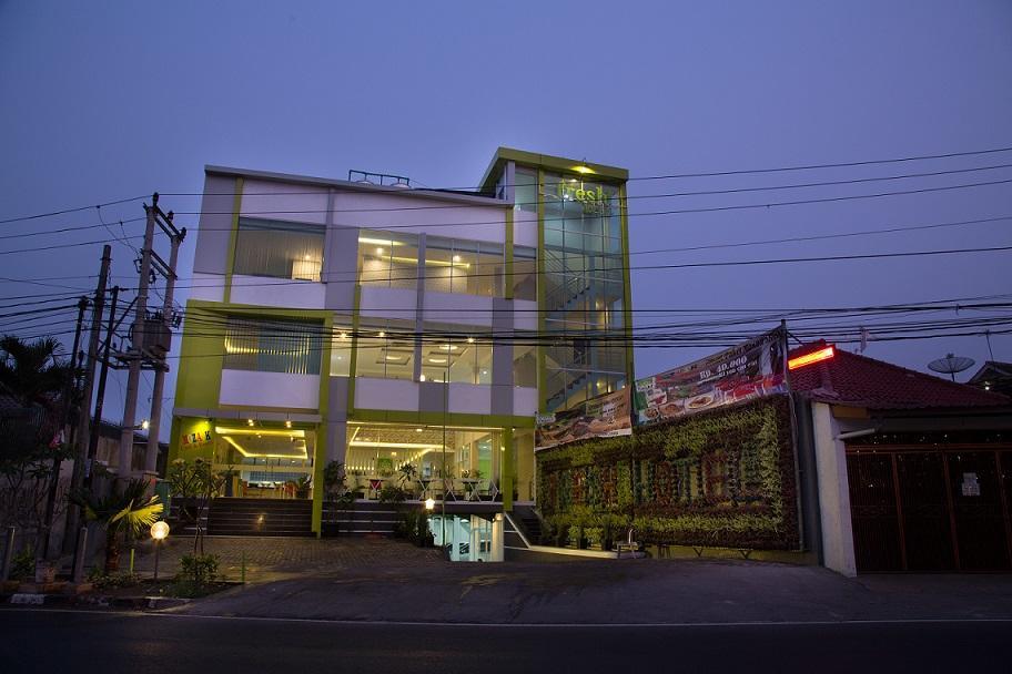 Fresh Hotel Sukabumi Exterior photo