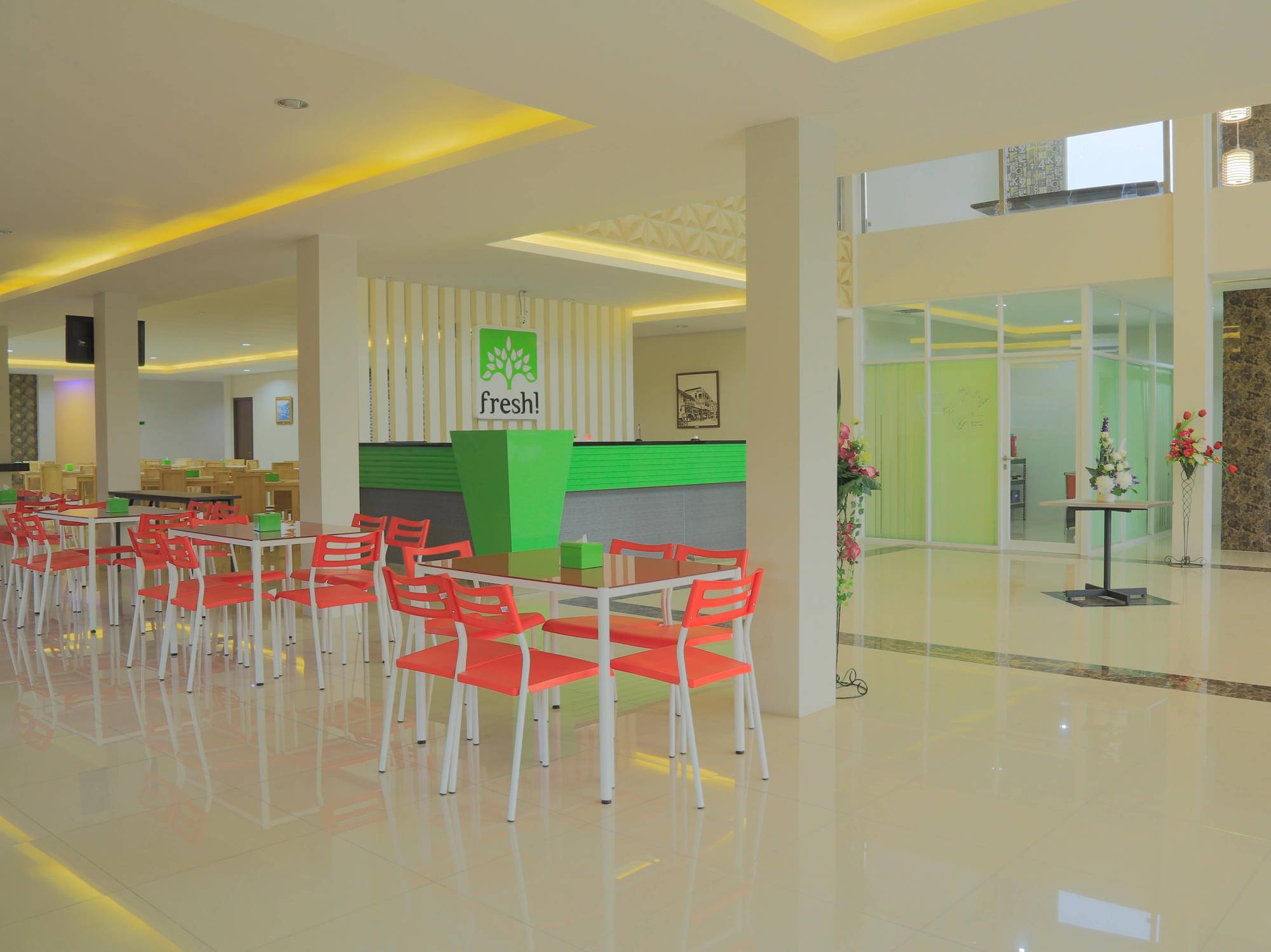 Fresh Hotel Sukabumi Exterior photo